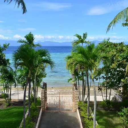 Private Beachfront Accommodation With Ocean View And Direct Reef Access