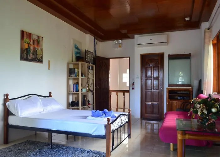 Private Beachfront With Ocean View And Direct Reef Access *