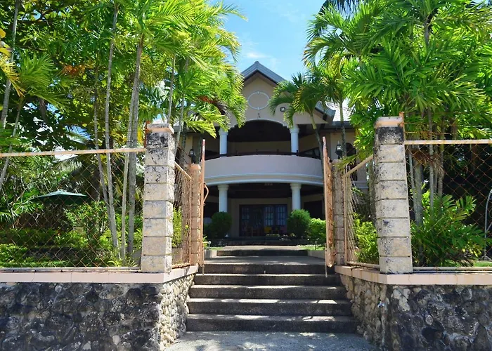 Private Beachfront With Ocean View And Direct Reef Access Moalboal