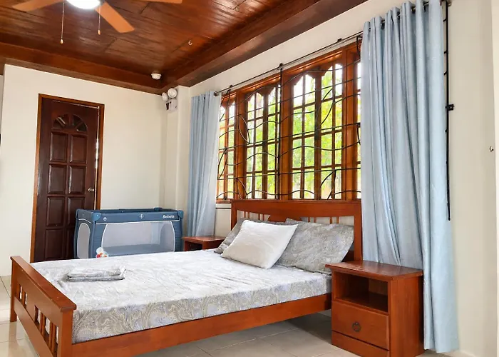 Private Beachfront With Ocean View And Direct Reef Access